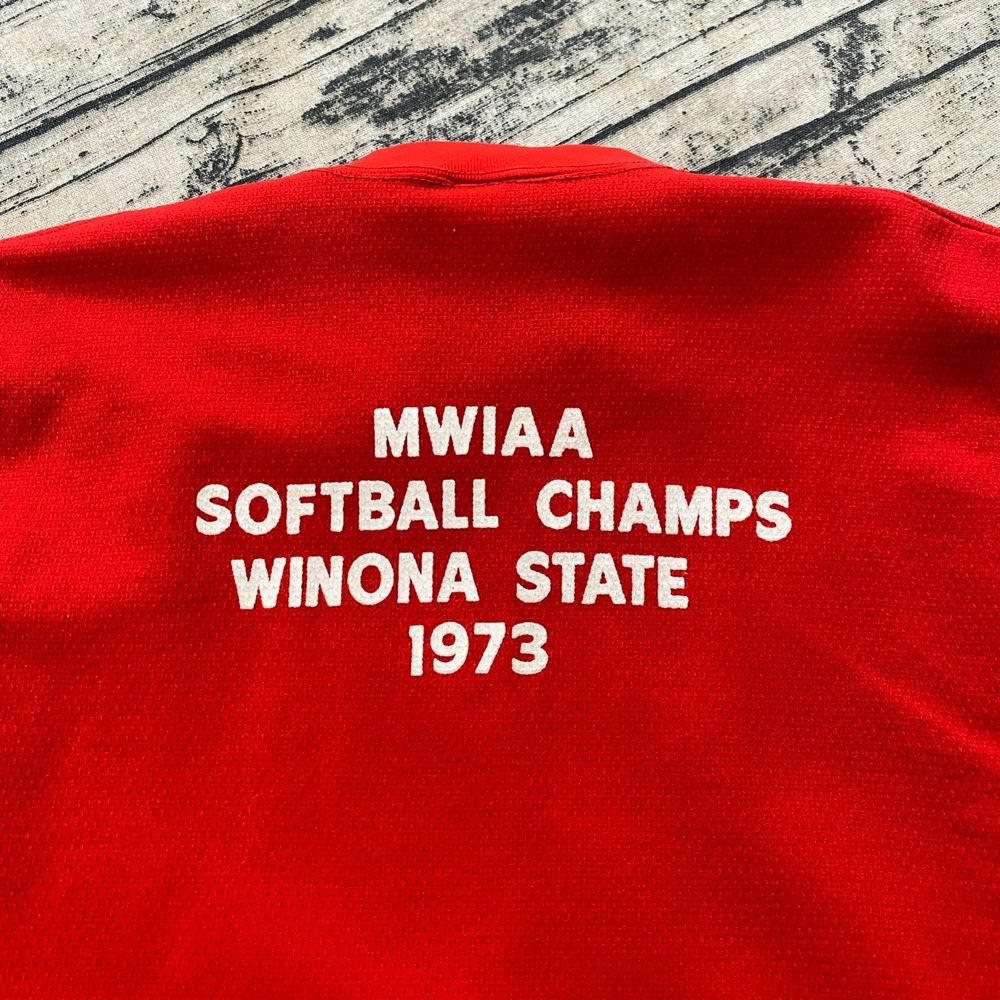 70s Vtg Softball Champs Winona State MWIAA Jersey Shirt Knit‎ Nylon Red Rare - Picture 4 of 8